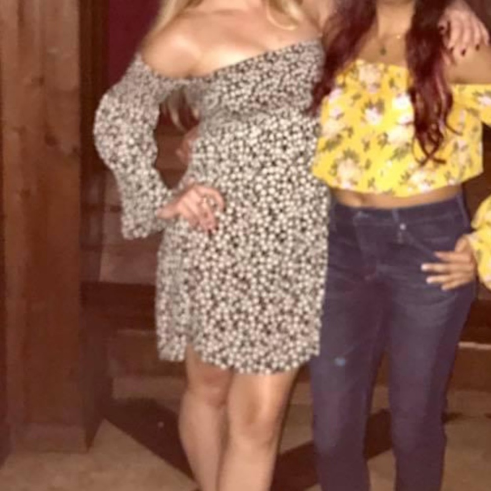 Black and Tan Billabong off the shoulder floral dress